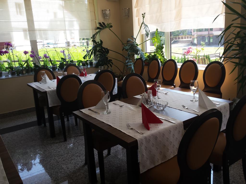 פויאנה ברשוב Hotel Crisalpin מראה חיצוני תמונה
