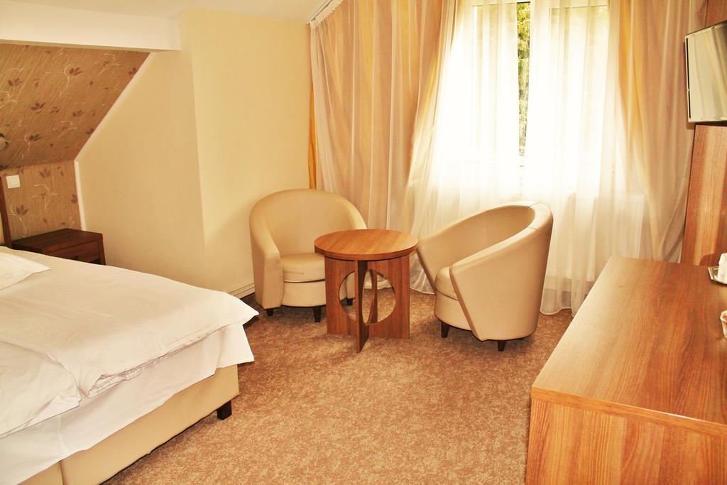פויאנה ברשוב Hotel Crisalpin מראה חיצוני תמונה